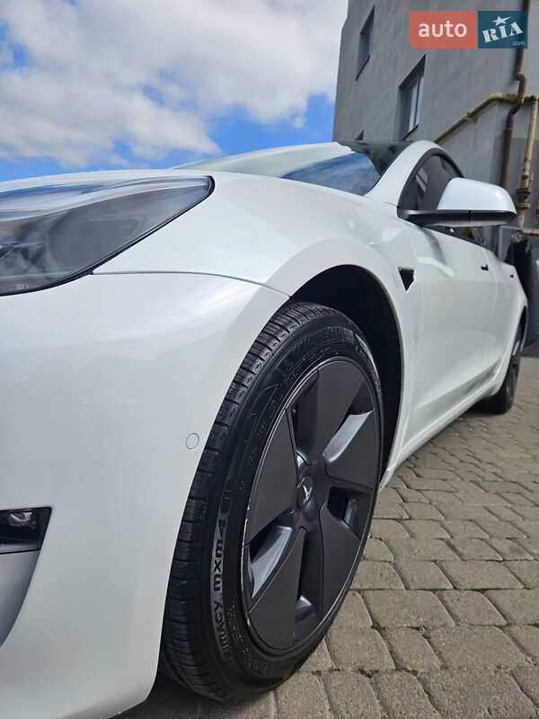 Седан Tesla Model 3 2021 в Ивано-Франковске