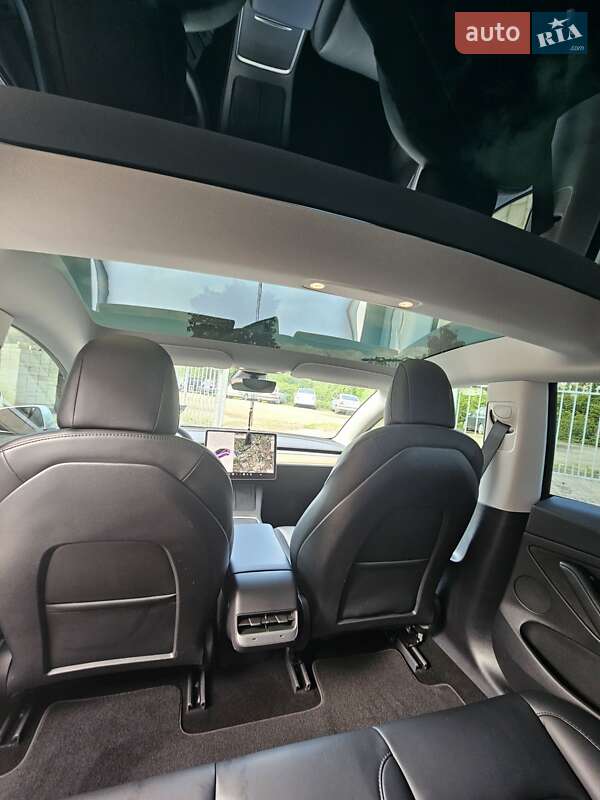 Седан Tesla Model 3 2021 в Ивано-Франковске