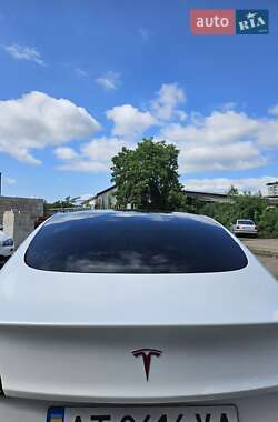 Седан Tesla Model 3 2021 в Ивано-Франковске
