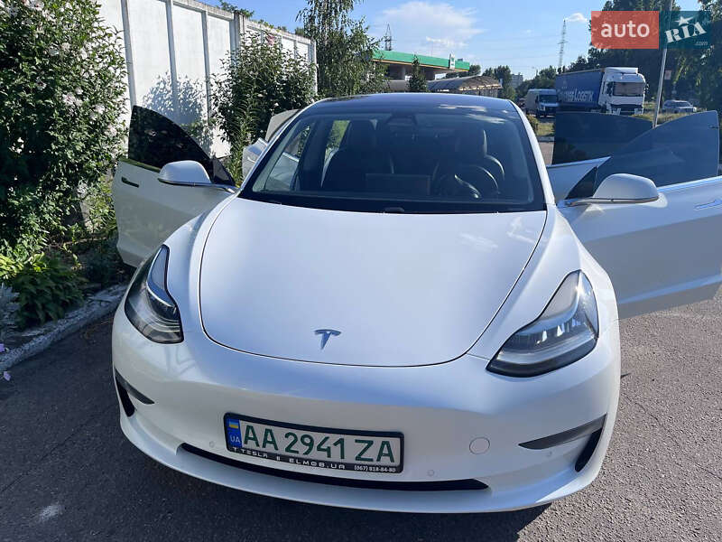 Седан Tesla Model 3 2018 в Киеве фото Седан Tesla Model 3 2018 в Киеве