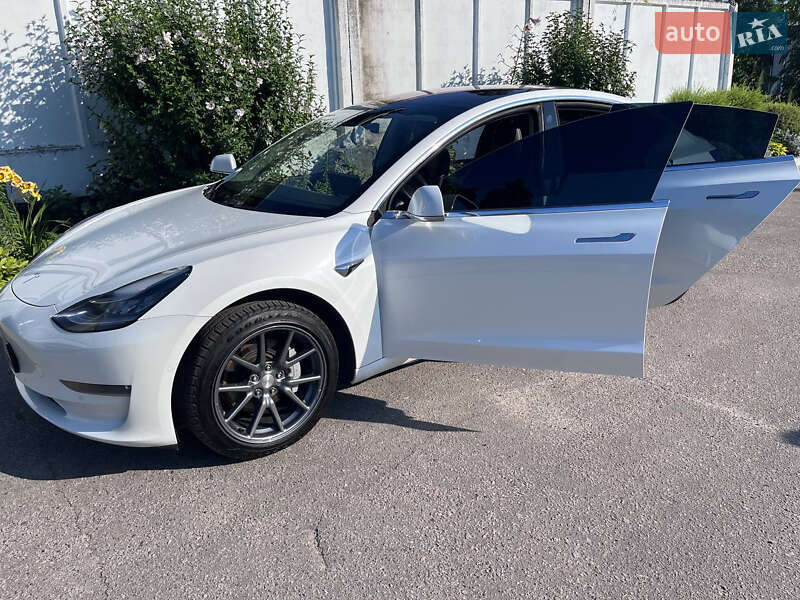 Седан Tesla Model 3 2018 в Киеве фото 7 Седан Tesla Model 3 2018 в Киеве