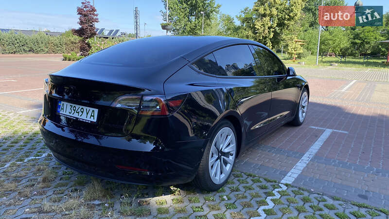 Седан Tesla Model 3 2022 в Киеве