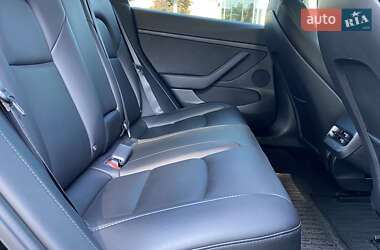 Седан Tesla Model 3 2022 в Киеве