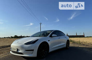 Седан Tesla Model 3 2021 в Києві