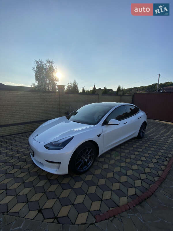 Седан Tesla Model 3 2022 в Полтаве
