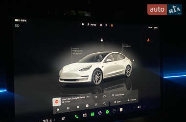 Седан Tesla Model 3 2022 в 