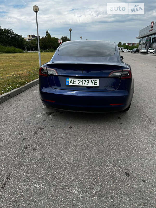 Седан Tesla Model 3 2022 в Днепре
