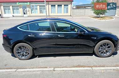 Седан Tesla Model 3 2019 в 