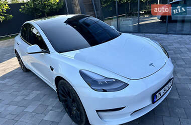 Седан Tesla Model 3 2023 в 