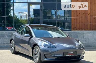 Седан Tesla Model 3 2023 в Києві