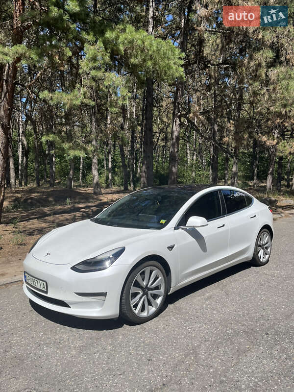 Седан Tesla Model 3 2019 в Запорожье