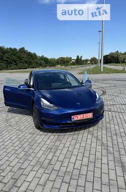 Седан Tesla Model 3 2020 в Львові