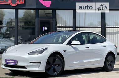 Седан Tesla Model 3 2021 в Киеве