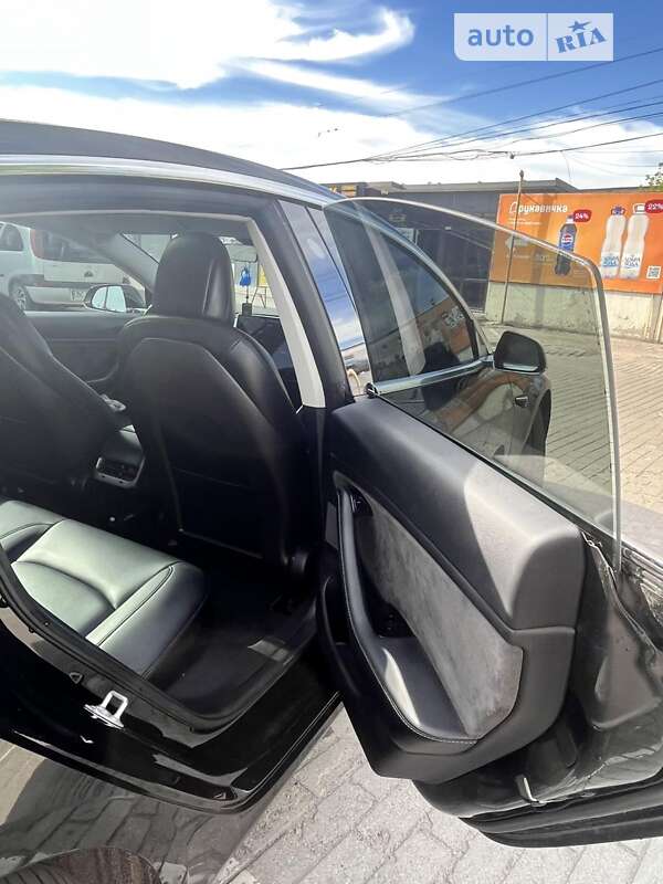 Седан Tesla Model 3 2018 в Шептицькому
