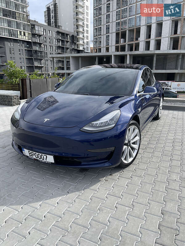 Седан Tesla Model 3 2018 в 