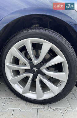 Седан Tesla Model 3 2018 в 