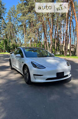 Седан Tesla Model 3 2021 в Черкассах