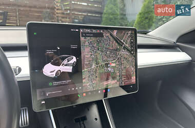 Седан Tesla Model 3 2019 в Луцке