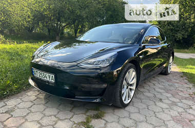 Седан Tesla Model 3 2018 в Долине