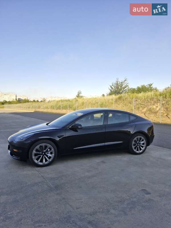 Седан Tesla Model 3 2021 в Дніпрі