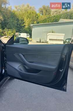 Седан Tesla Model 3 2018 в 