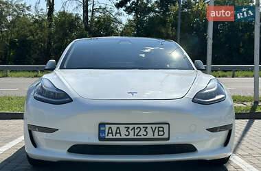 Седан Tesla Model 3 2020 в Києві