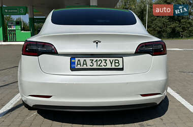 Седан Tesla Model 3 2020 в Києві