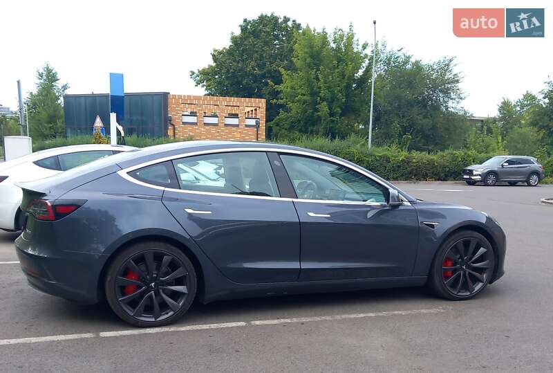 Седан Tesla Model 3 2019 в Дніпрі