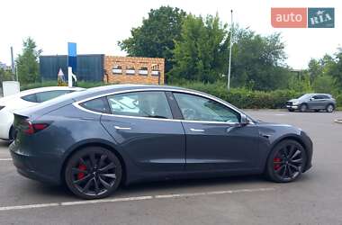 Седан Tesla Model 3 2019 в 