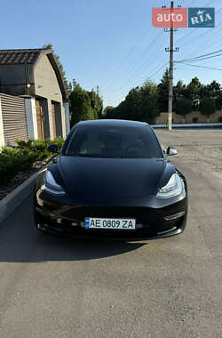 Седан Tesla Model 3 2019 в Дніпрі