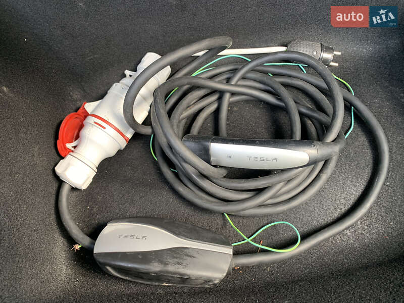 Седан Tesla Model 3 2020 в Тернополе