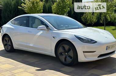 Седан Tesla Model 3 2019 в Рівному