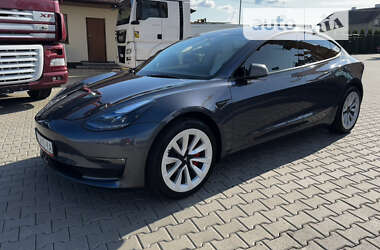 Седан Tesla Model 3 2023 в Ровно