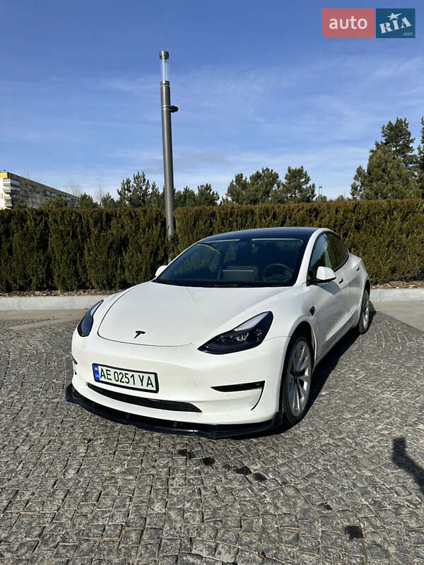 Tesla Model 3 2022