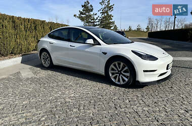 Седан Tesla Model 3 2022 в Днепре