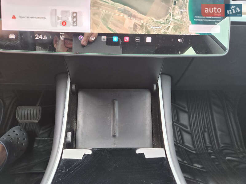 Седан Tesla Model 3 2018 в Одесі