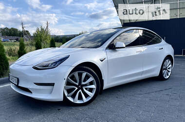 Седан Tesla Model 3 2020 в Самборі