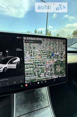 Седан Tesla Model 3 2018 в Черкассах