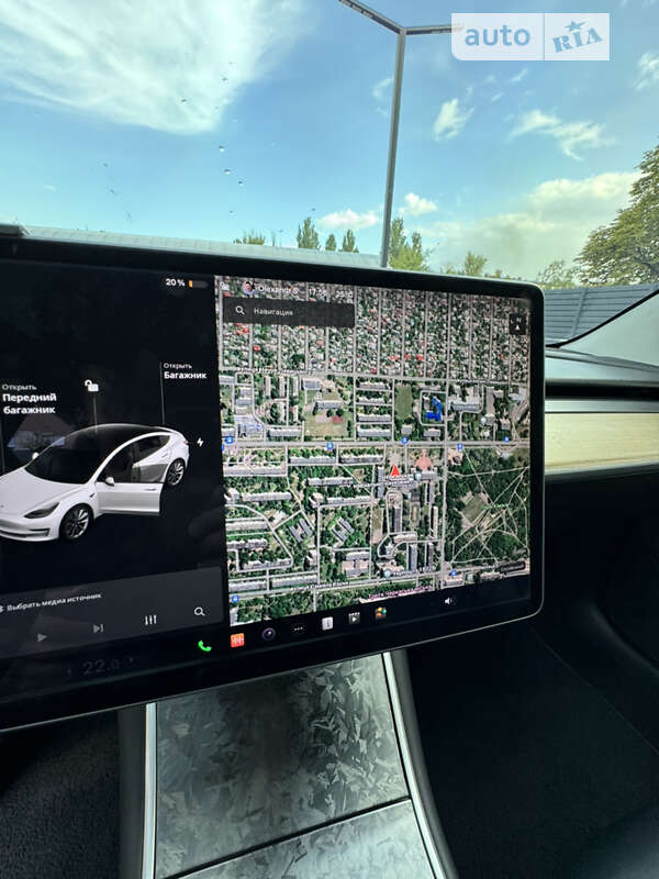 Седан Tesla Model 3 2018 в Черкасах