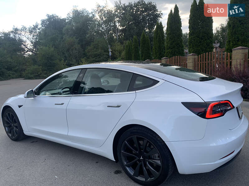Седан Tesla Model 3 2018 в Днепре