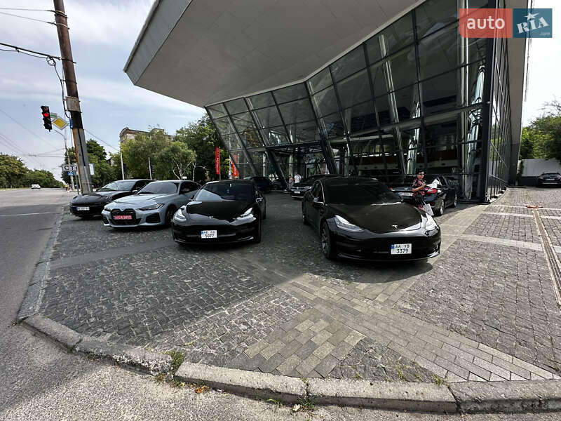 Седан Tesla Model 3 2018 в Дніпрі