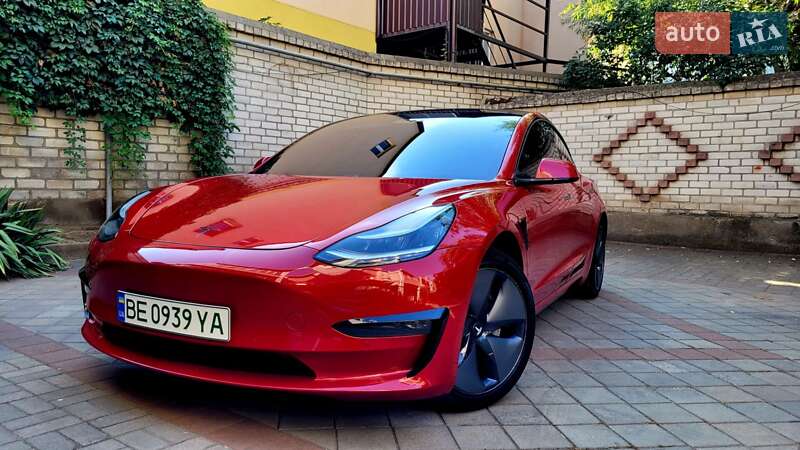 Седан Tesla Model 3 2019 в Николаеве