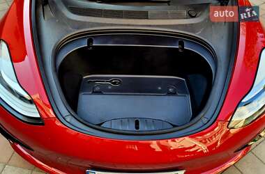 Седан Tesla Model 3 2019 в 