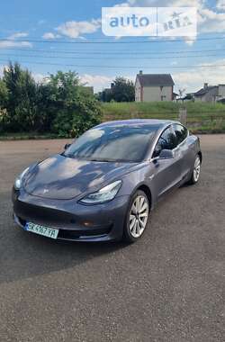 Седан Tesla Model 3 2018 в Рівному