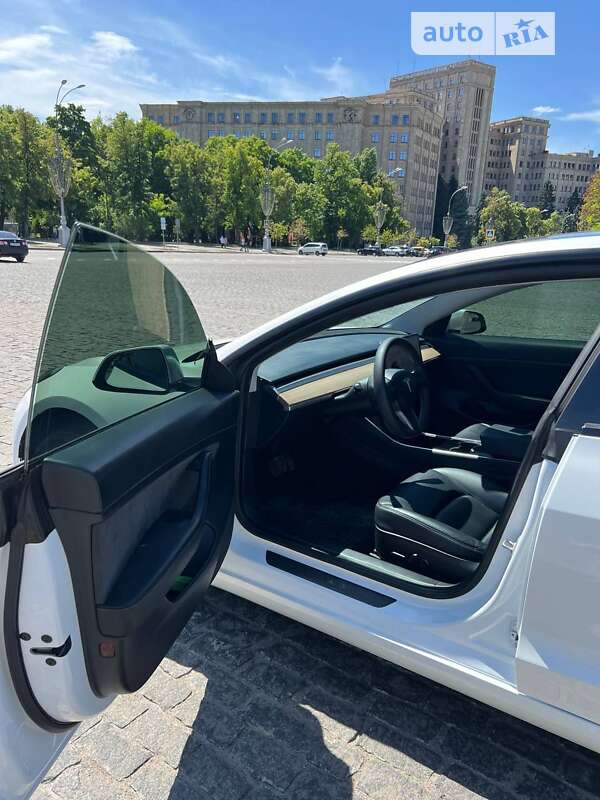 Седан Tesla Model 3 2021 в Харкові