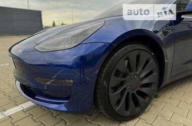 Седан Tesla Model 3 2023 в Ивано-Франковске