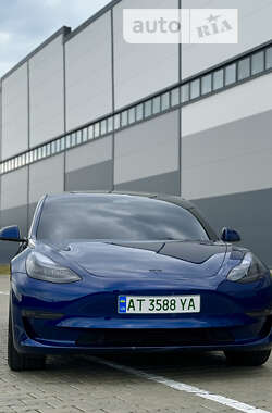 Седан Tesla Model 3 2023 в Ивано-Франковске