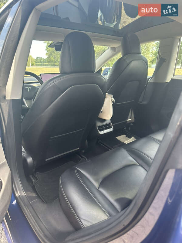 Седан Tesla Model 3 2018 в Каменском