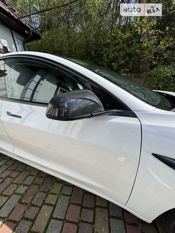 Седан Tesla Model 3 2022 в Києві