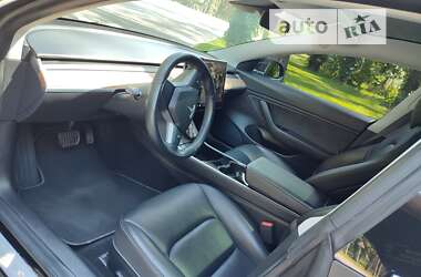 Седан Tesla Model 3 2019 в 